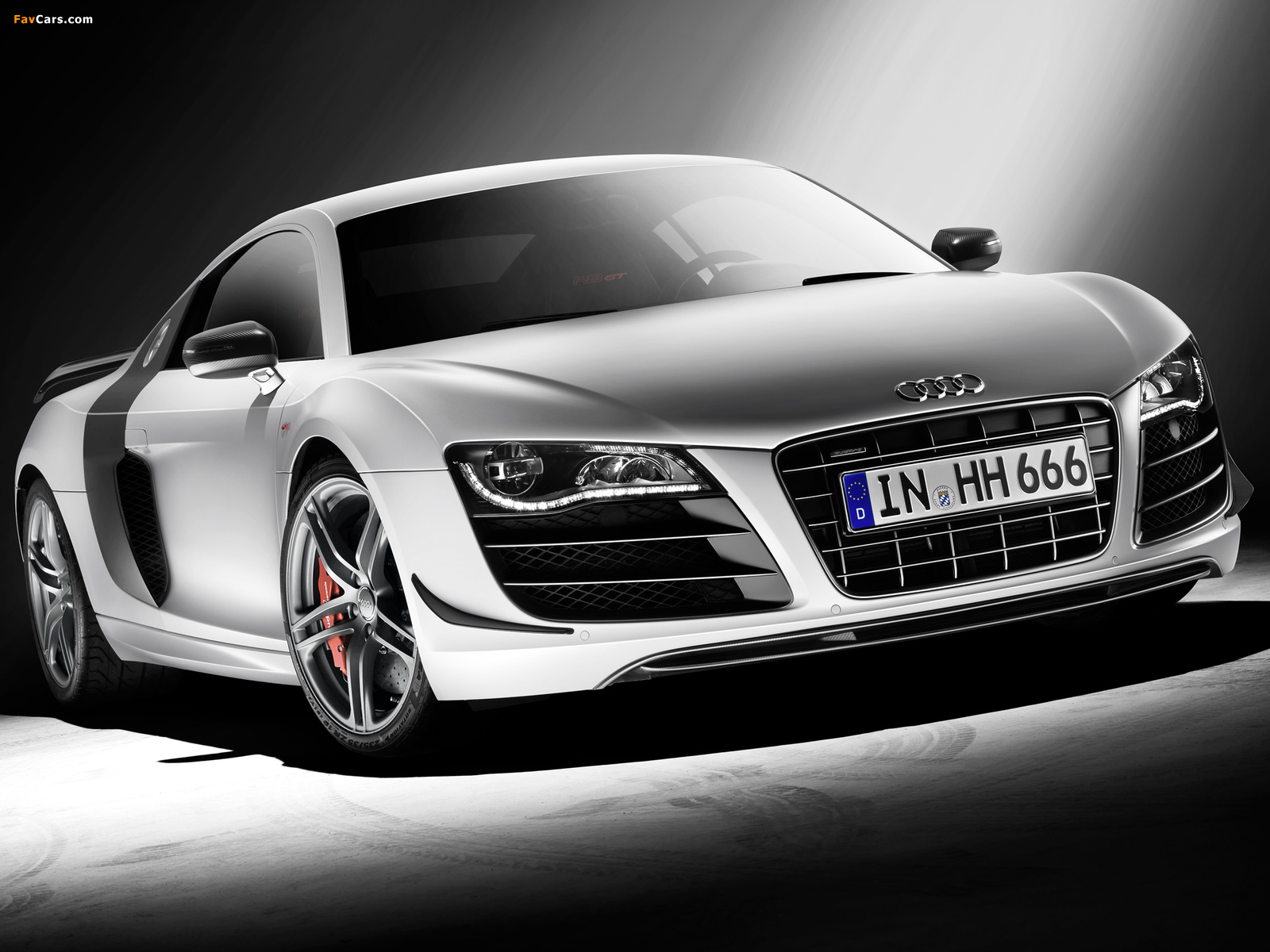 Audi R8 GT 2010 wallpapers (1600 x 1200)