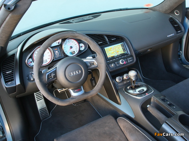 Audi R8 GT Spyder 2011–12 photos (640 x 480)