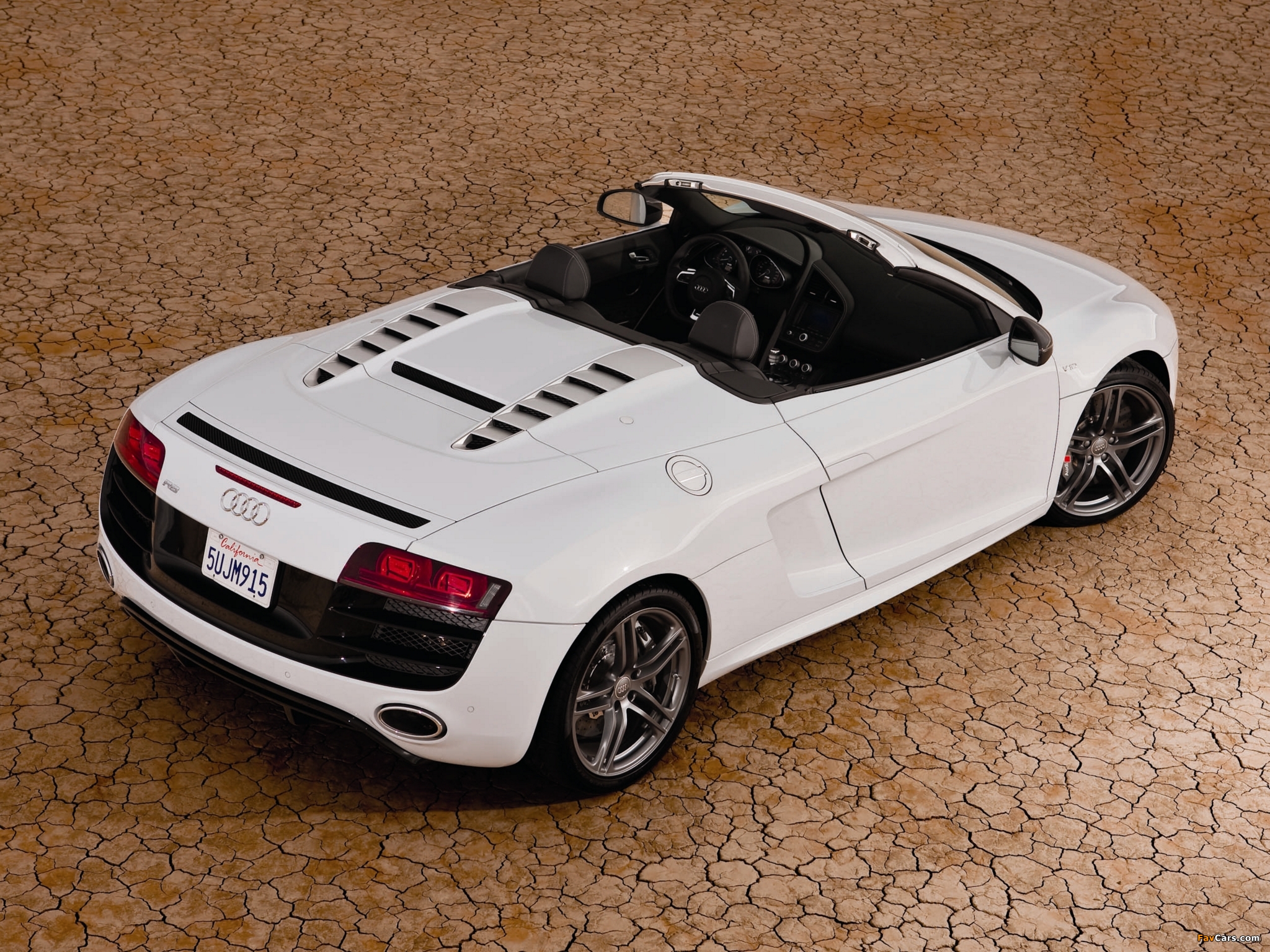 Audi R8 GT Spyder US-spec 2011–12 wallpapers (2048 x 1536)