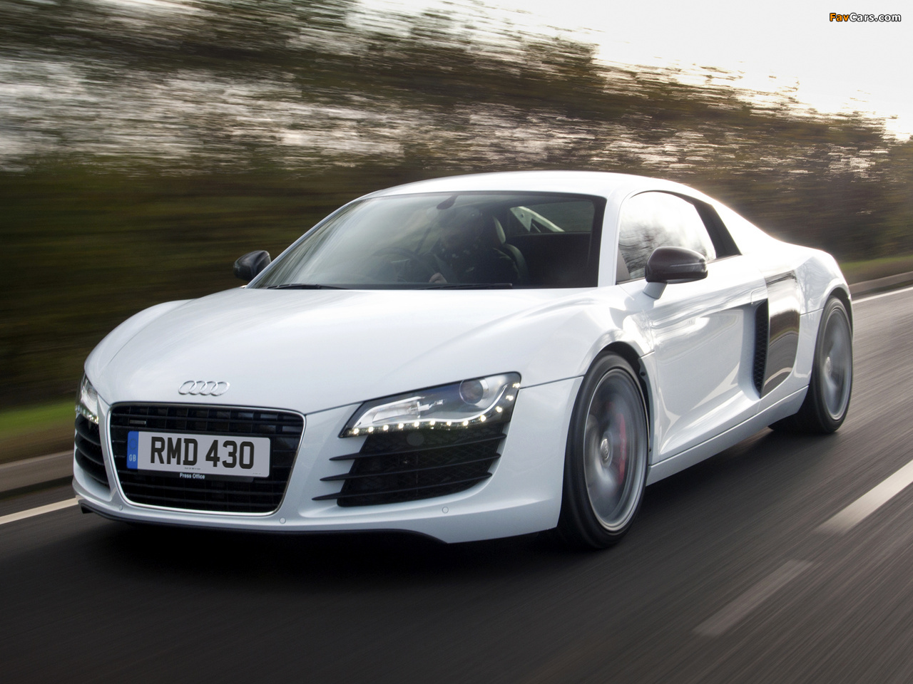 Audi R8 V8 Limited Edition 2011 wallpapers (1280 x 960)