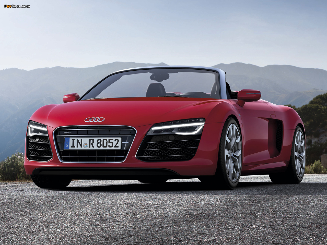 Audi R8 V10 Spyder 2012 images (1280 x 960)