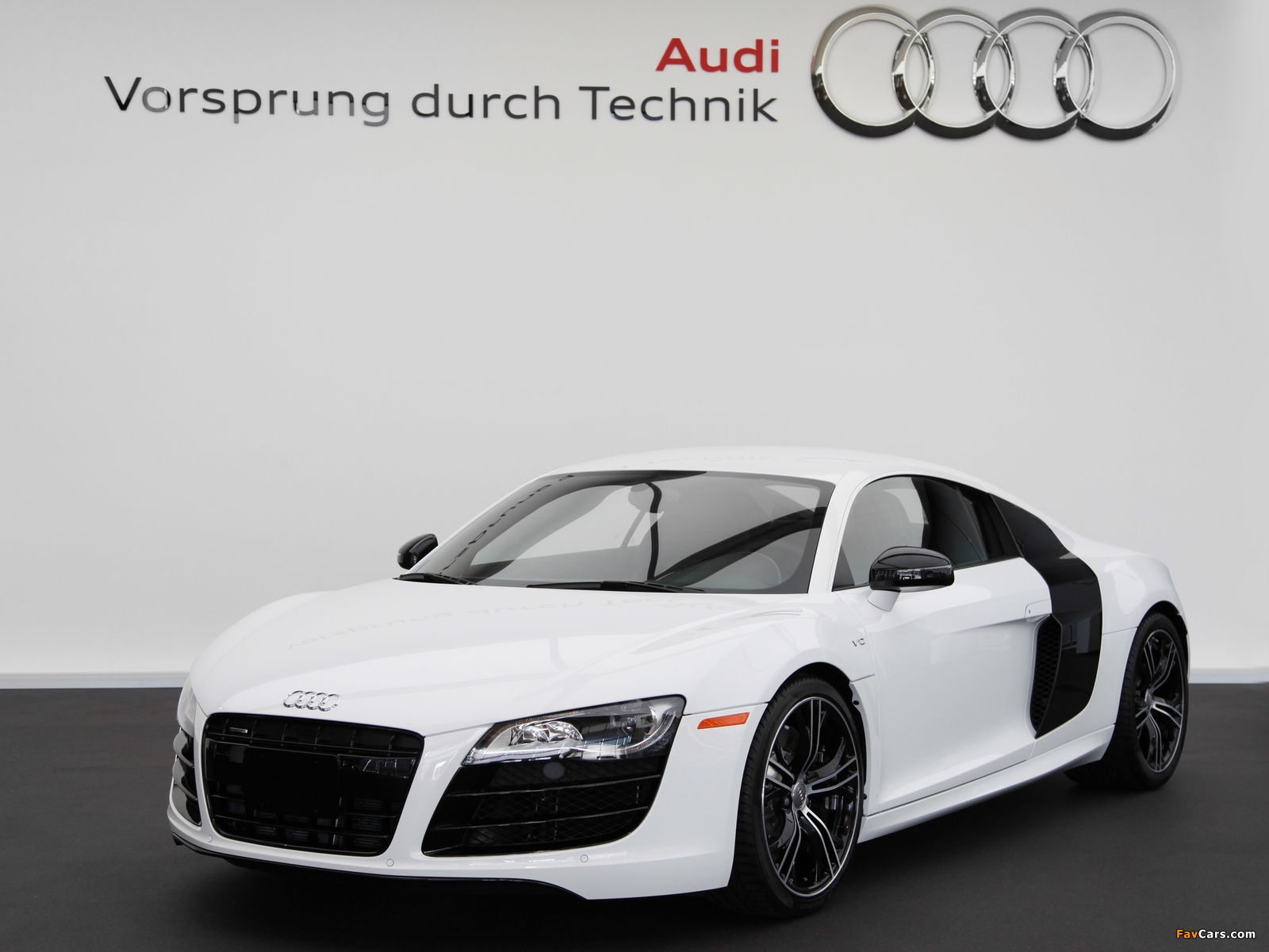 Audi R8 V10 Exclusive Selection Edition 2012 photos (1600 x 1200)