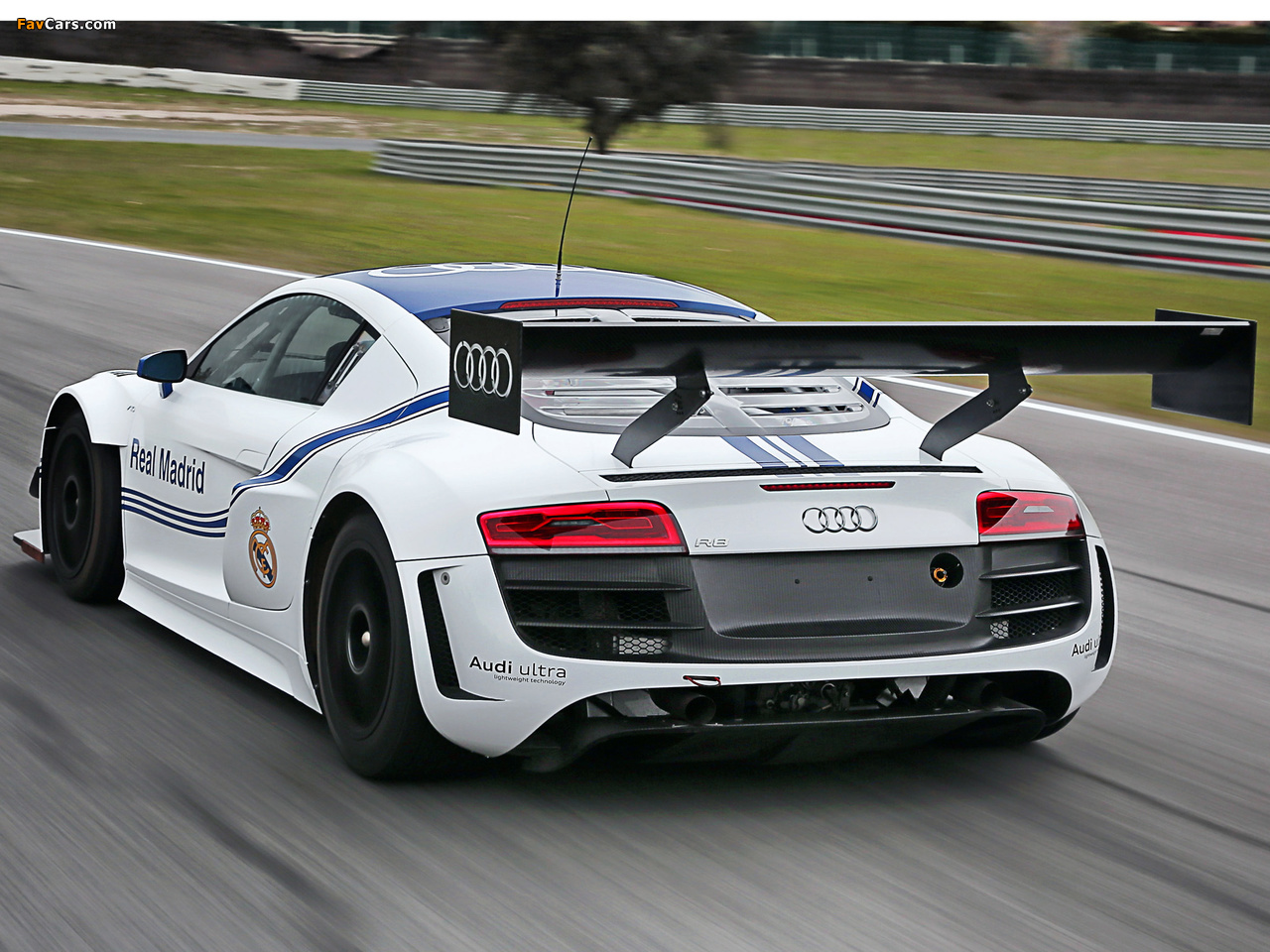 Audi R8 LMS ultra 2012 wallpapers (1280 x 960)