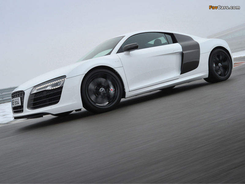 Audi R8 V10 Plus UK-spec 2013 images (800 x 600)