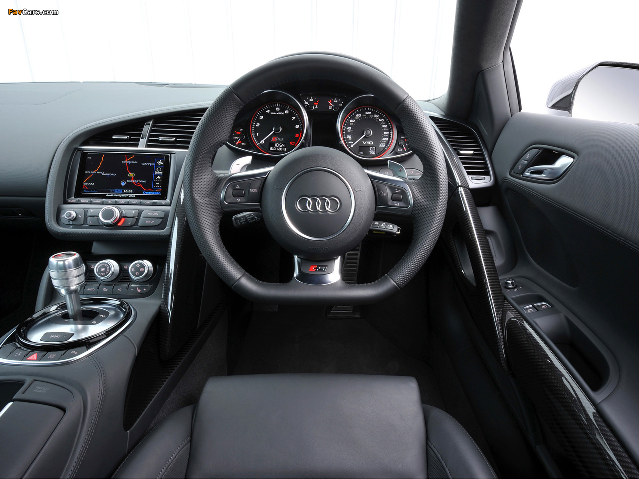 Audi R8 V10 Plus UK-spec 2013 photos (1280 x 960)