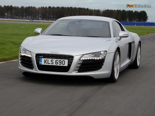 Images of Audi R8 UK-spec 2007 (640 x 480)