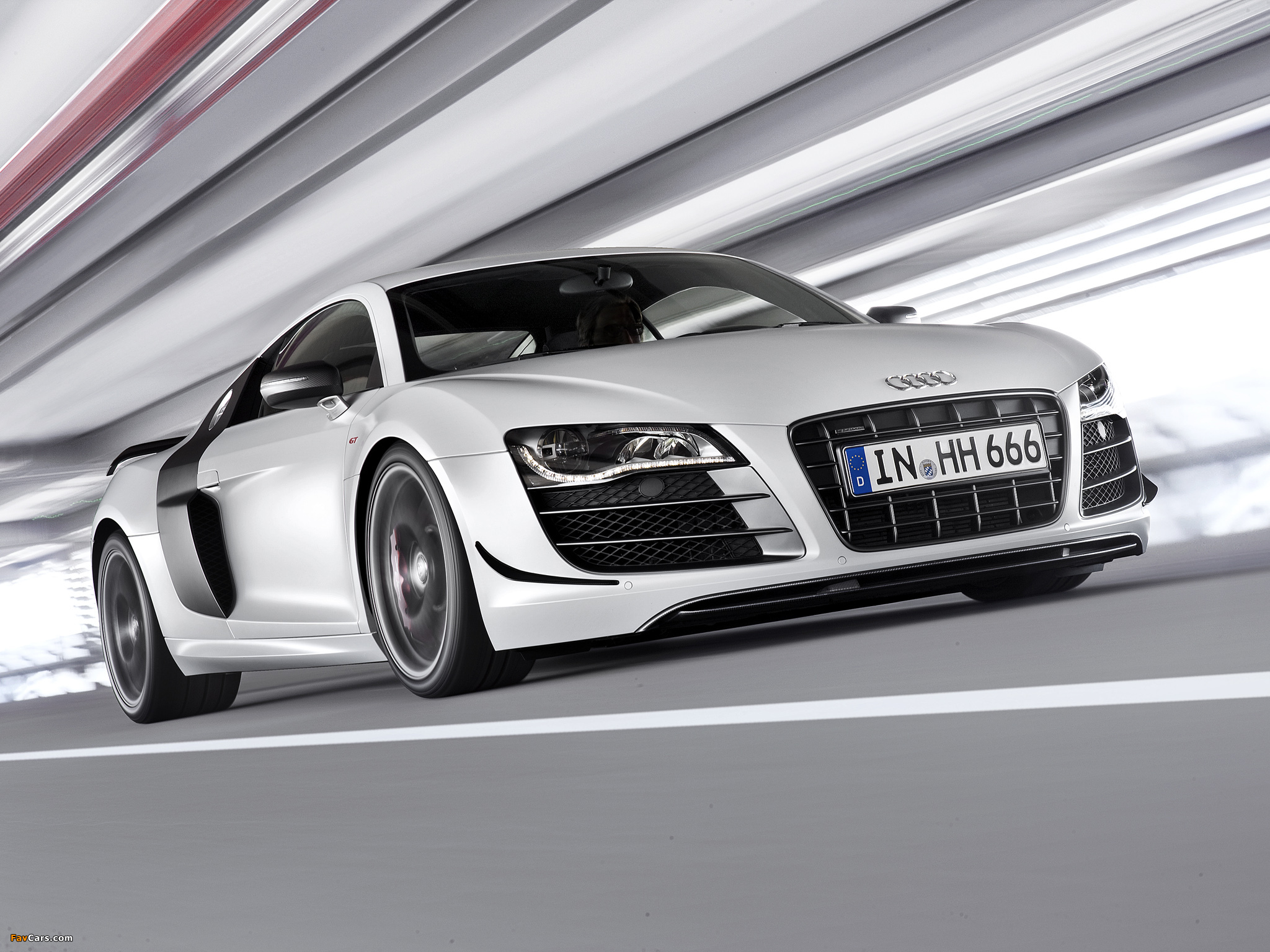 Images of Audi R8 GT 2010 (2048 x 1536)