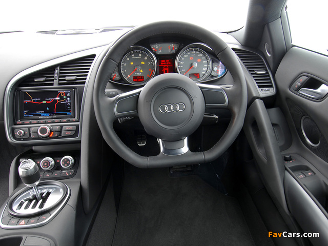 Photos of Audi R8 V10 UK-spec 2009–12 (640 x 480)