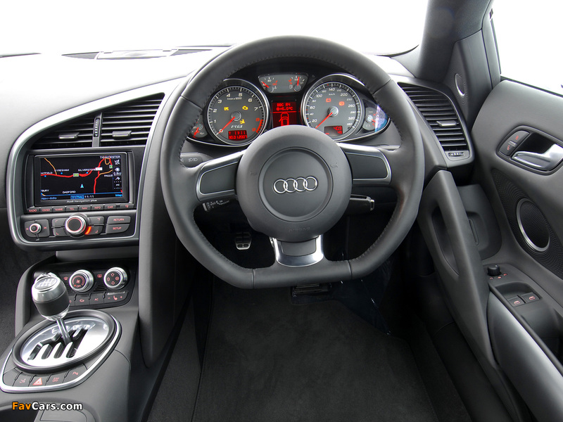 Photos of Audi R8 V10 UK-spec 2009–12 (800 x 600)