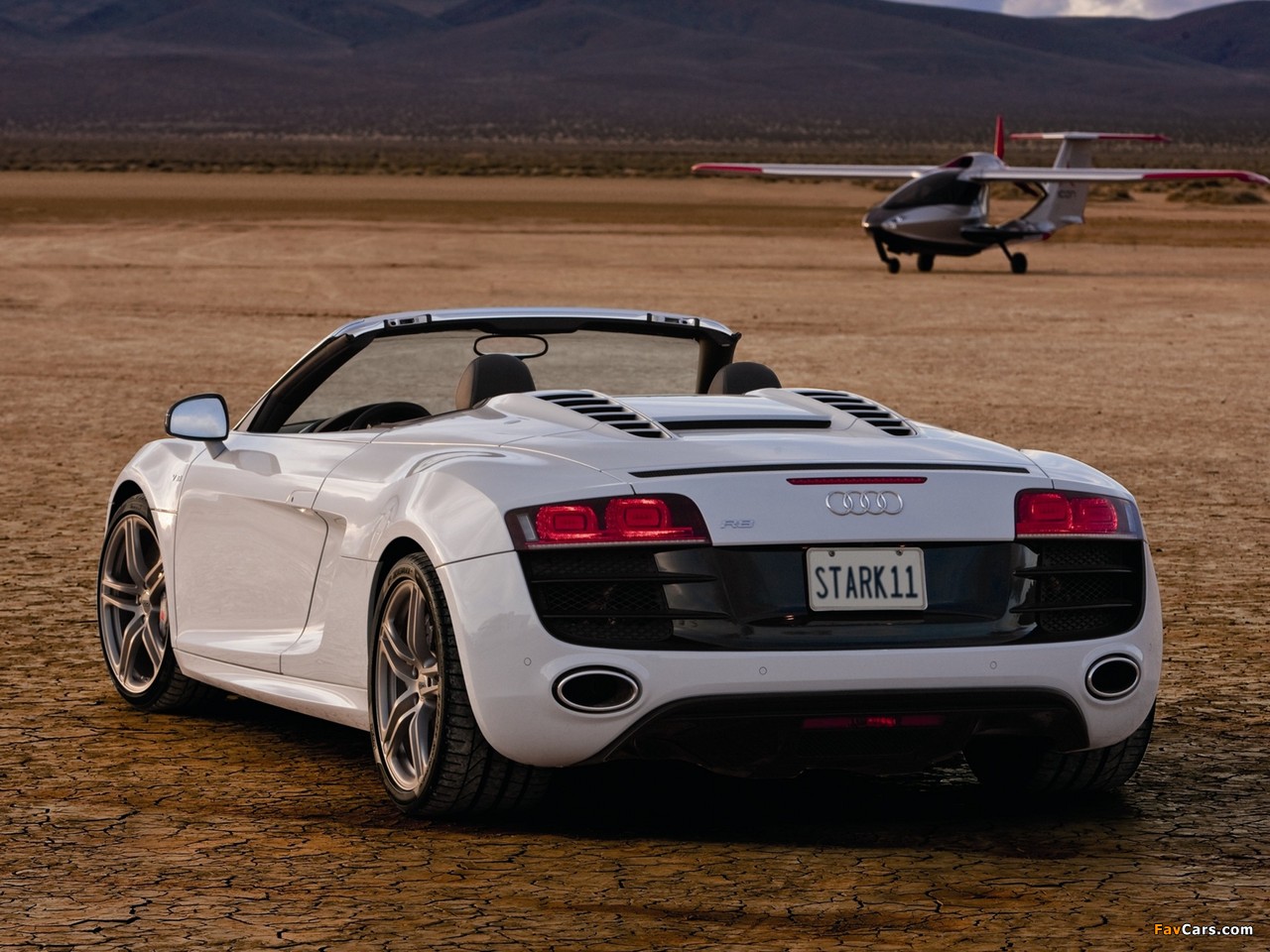 Photos of Audi R8 V10 Spyder US-spec 2010 (1280 x 960)