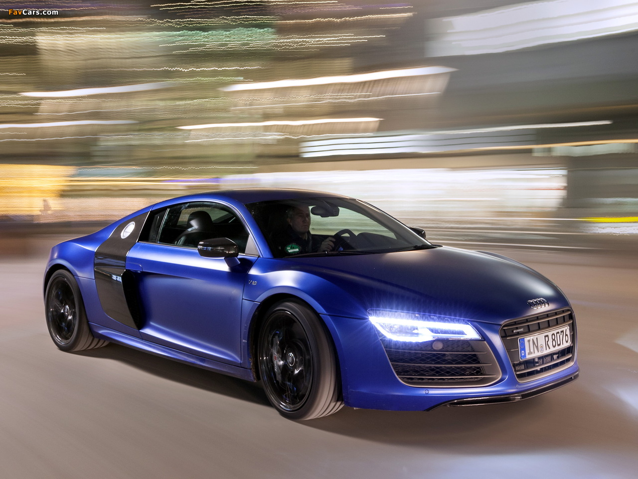 Photos of Audi R8 V10 Plus 2012 (1280 x 960)