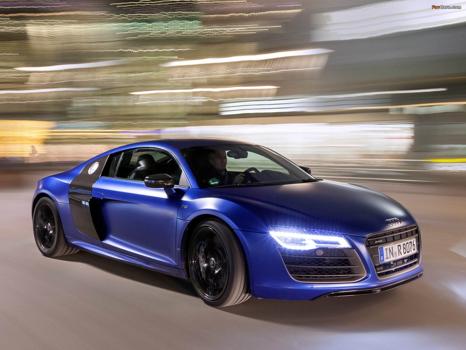 Photos of Audi R8 V10 Plus 2012 (1600 x 1200)