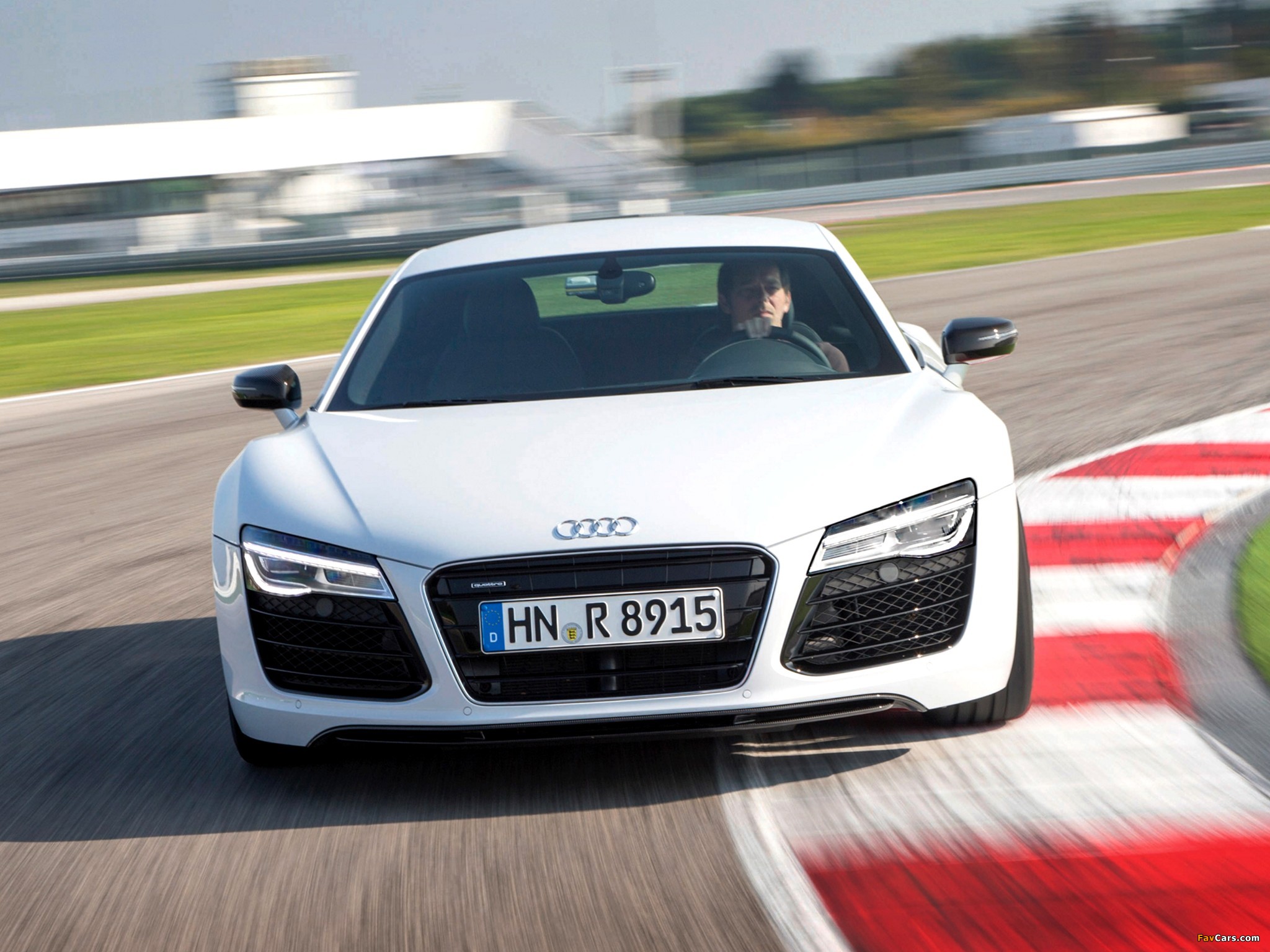 Photos of Audi R8 2012 (2048 x 1536)