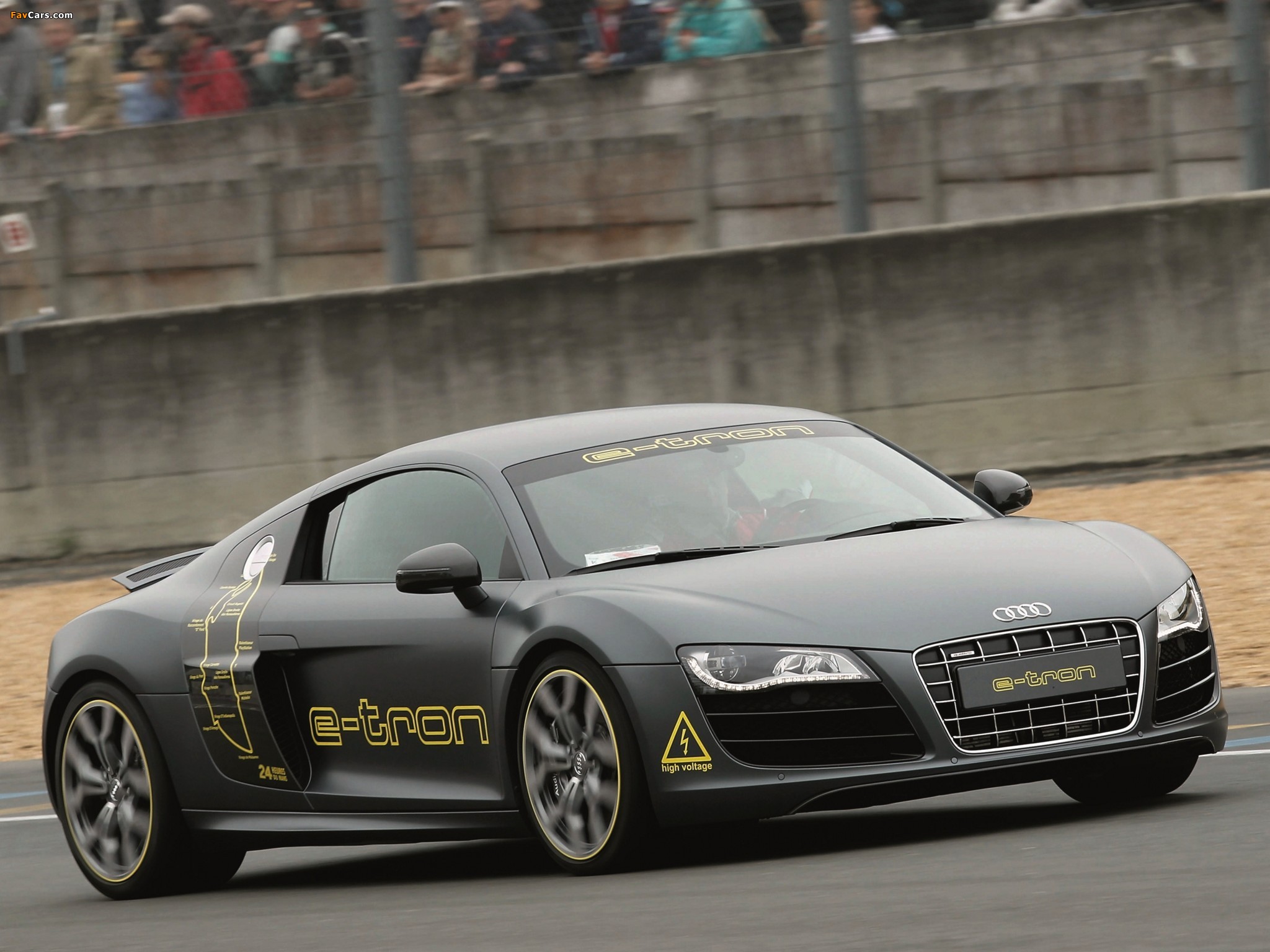 Pictures of Audi R8 e-Tron Prototype 2010–11 (2048 x 1536)