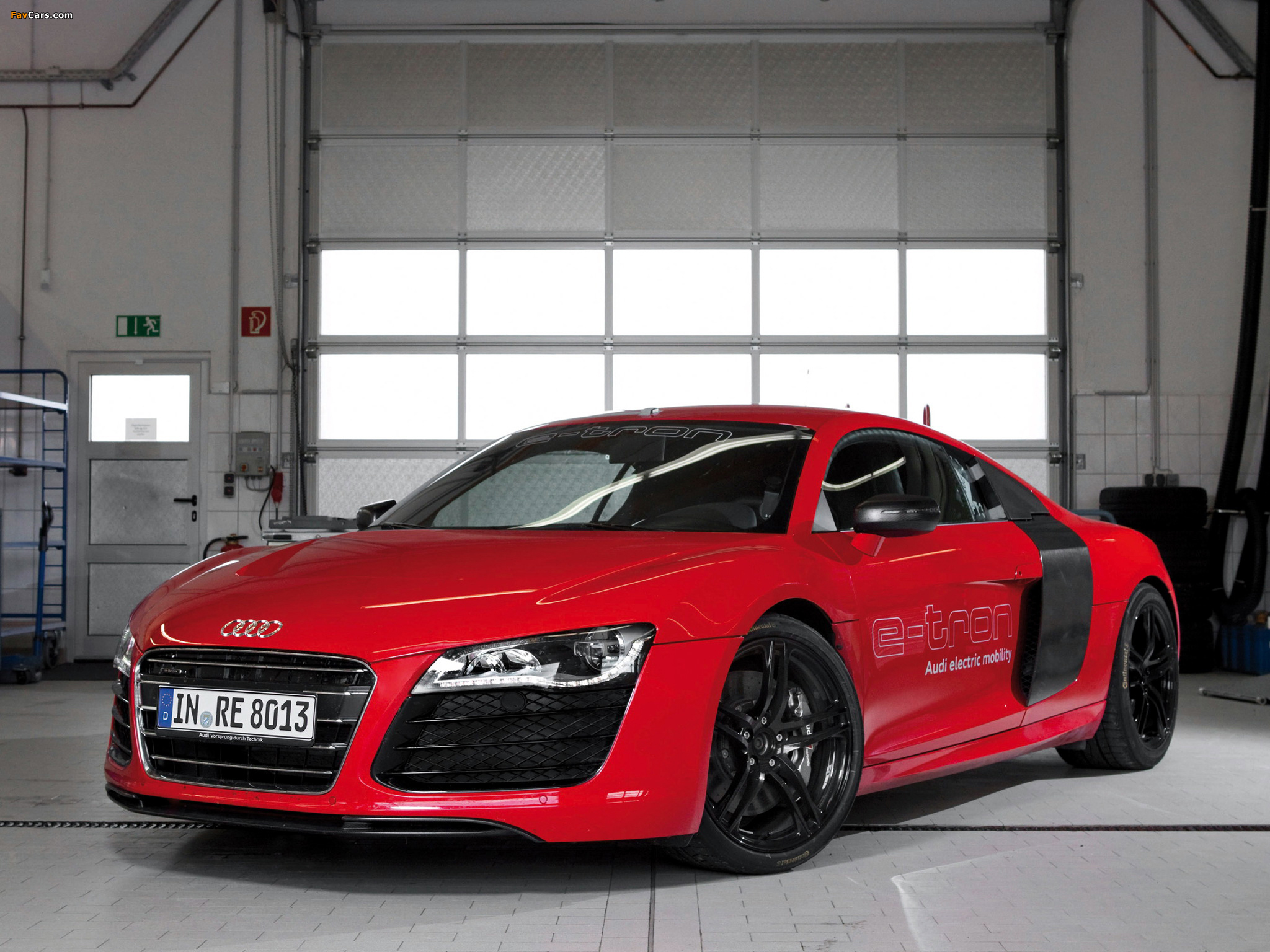 Pictures of Audi R8 e-Tron Prototype 2010–11 (2048 x 1536)