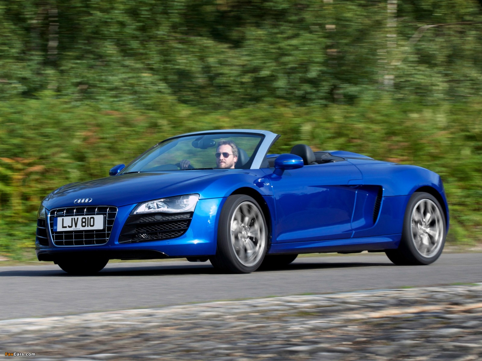 Pictures of Audi R8 V10 Spyder UK-spec 2010 (1600 x 1200)