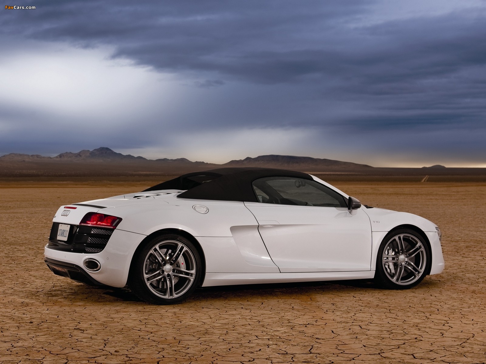 Pictures of Audi R8 V10 Spyder US-spec 2010 (1600 x 1200)