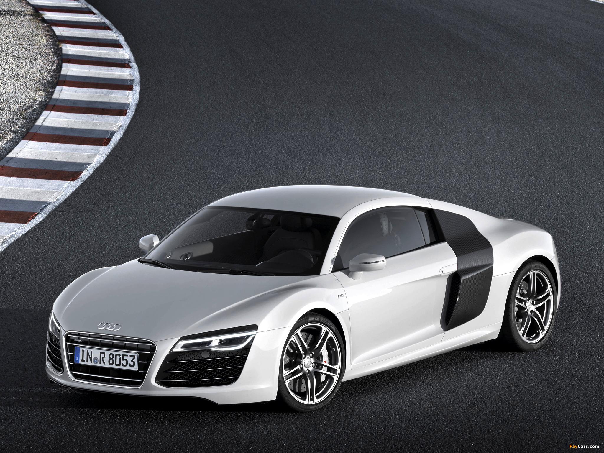 Pictures of Audi R8 V10 2012 (2048 x 1536)