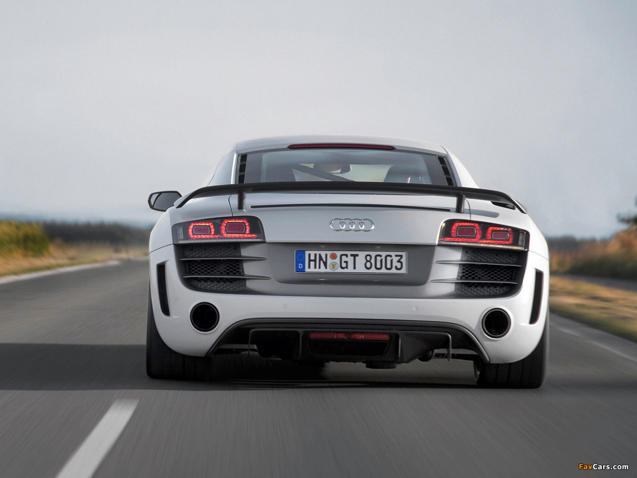 Audi R8 GT 2010 wallpapers (1280 x 960)