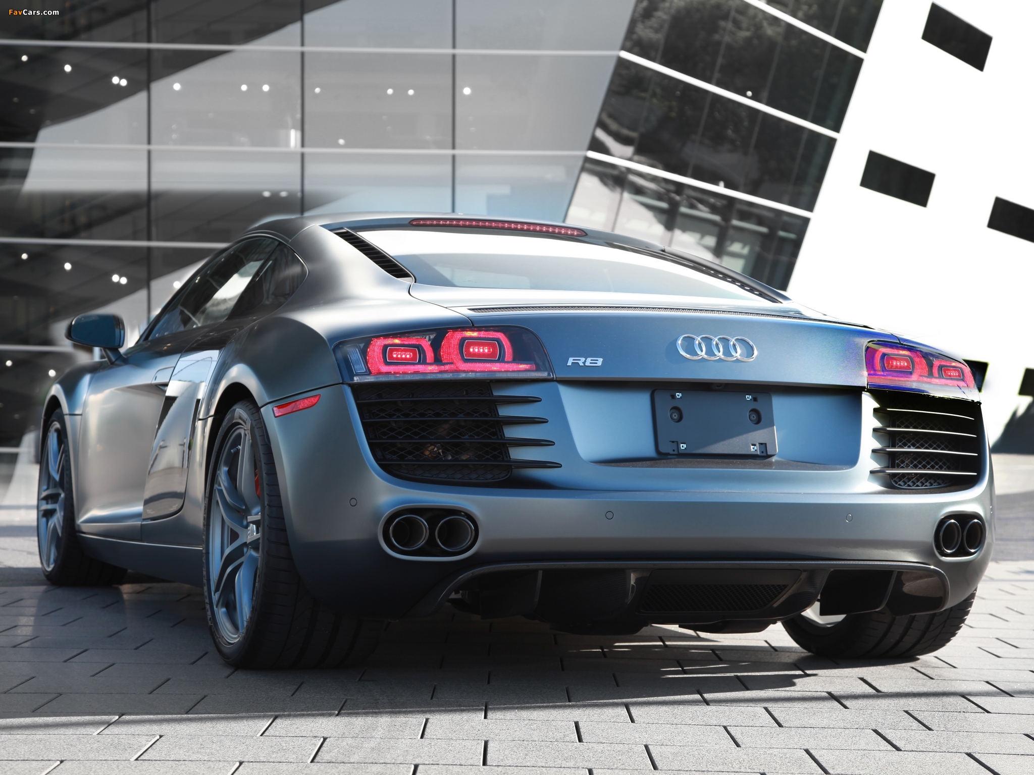 Audi R8 Exclusive Selection Edition 2012 wallpapers (2048 x 1536)