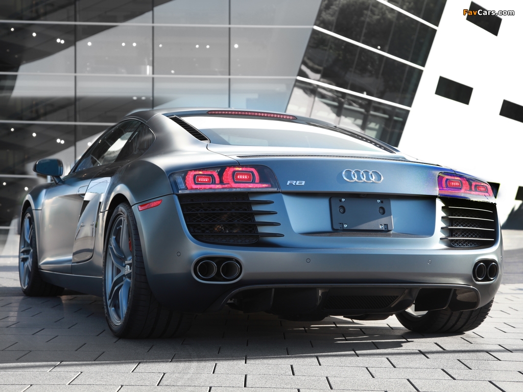 Audi R8 Exclusive Selection Edition 2012 wallpapers (1024 x 768)