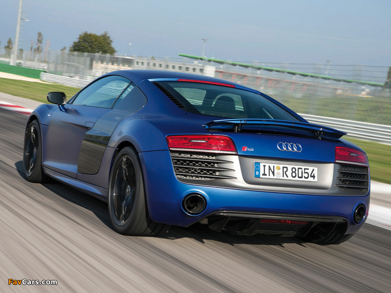 Audi R8 V10 Plus 2012 wallpapers (800 x 600)