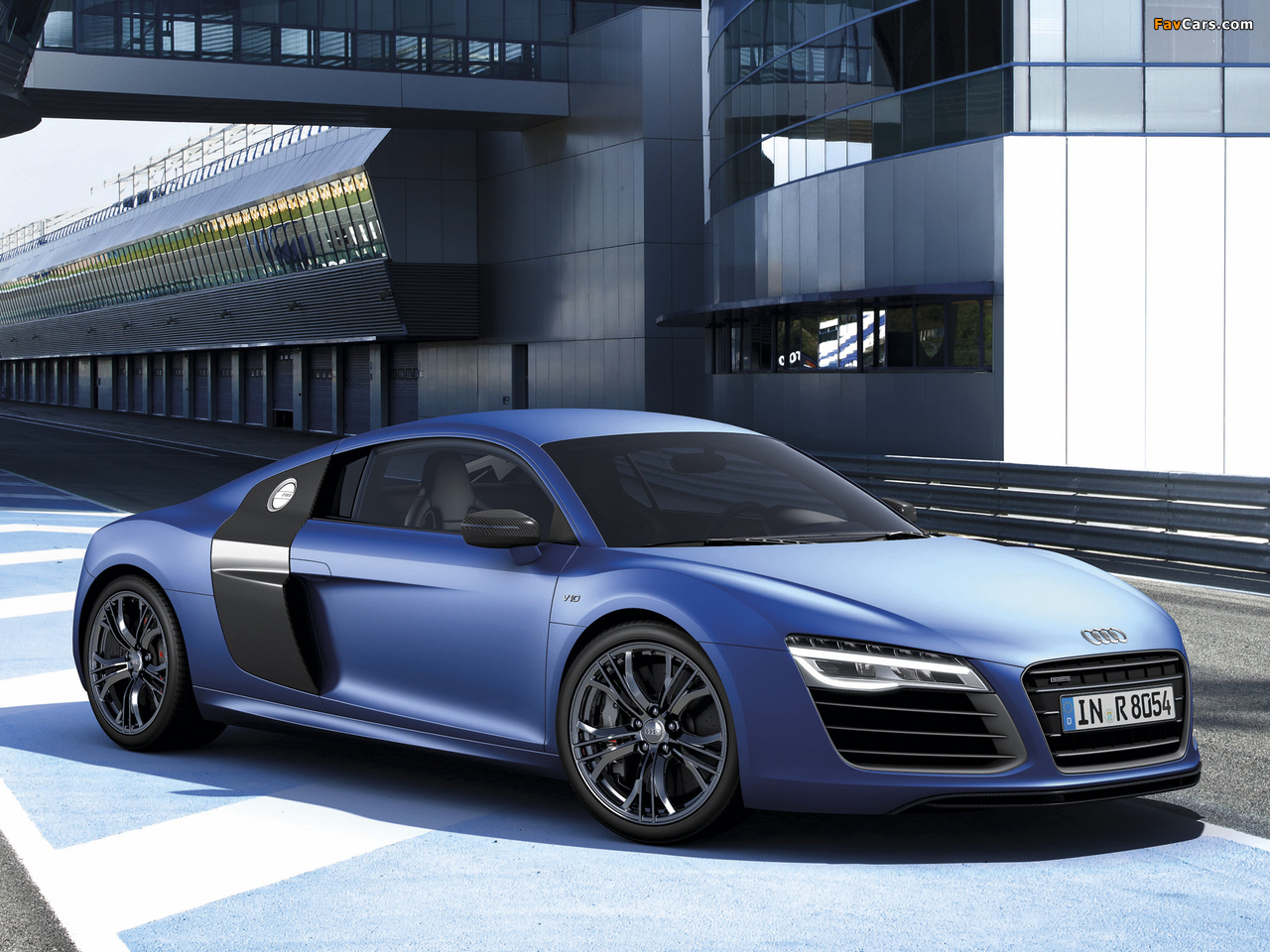 Audi R8 V10 Plus 2012 wallpapers (1280 x 960)