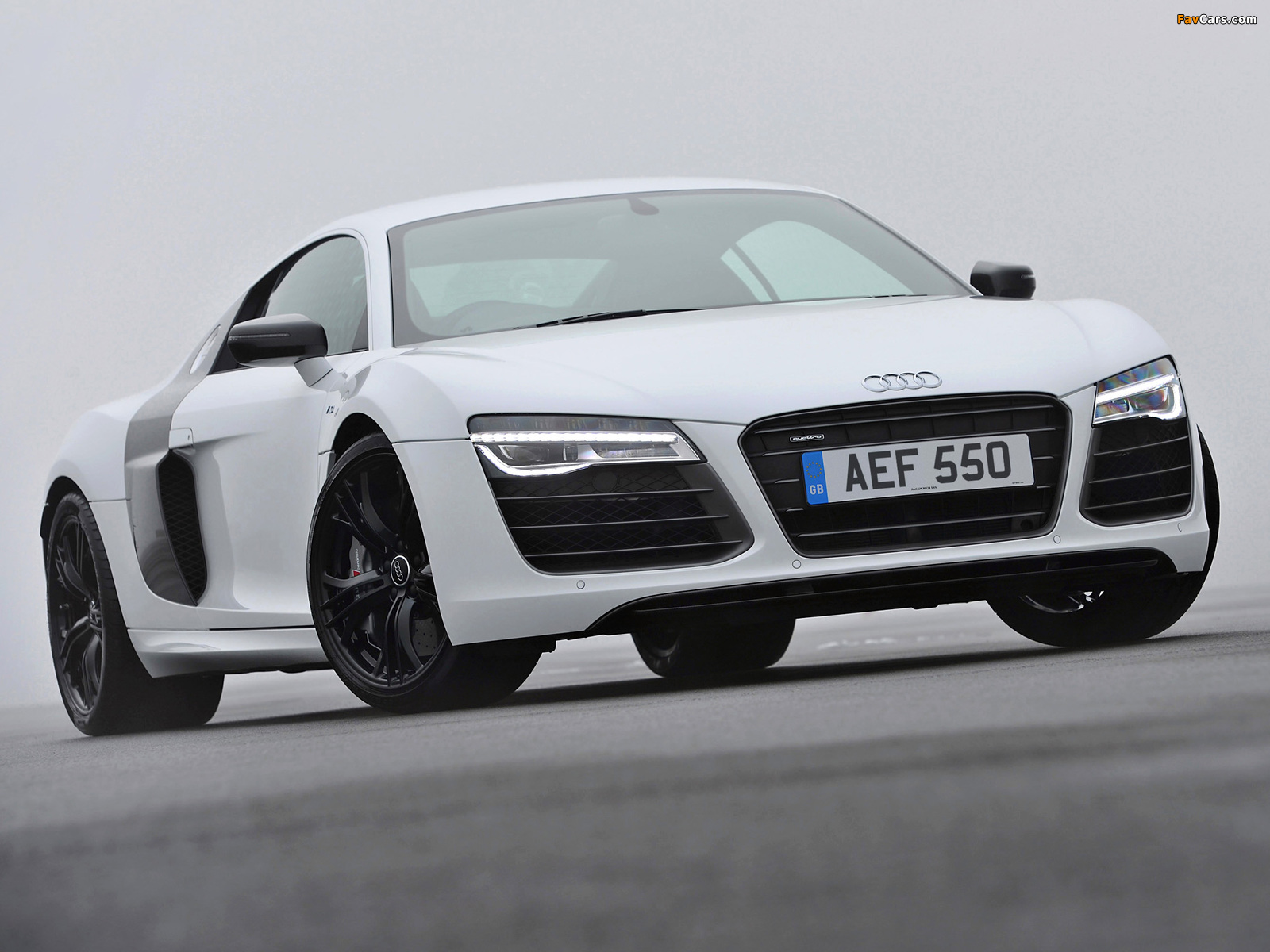 Audi R8 V10 Plus UK-spec 2013 wallpapers (1600 x 1200)