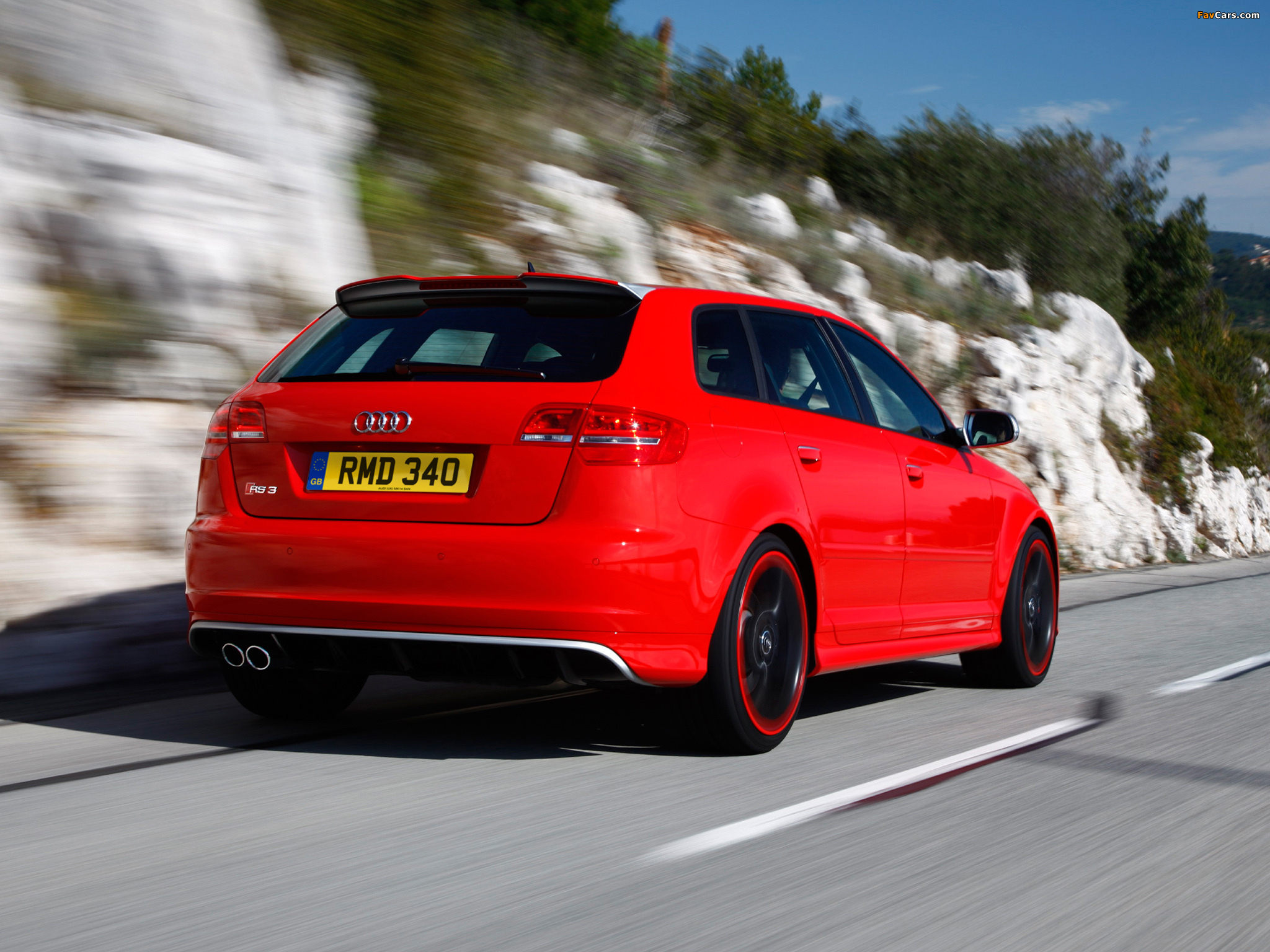 Audi RS3 Sportback UK-spec (8PA) 2010 images (2048 x 1536)