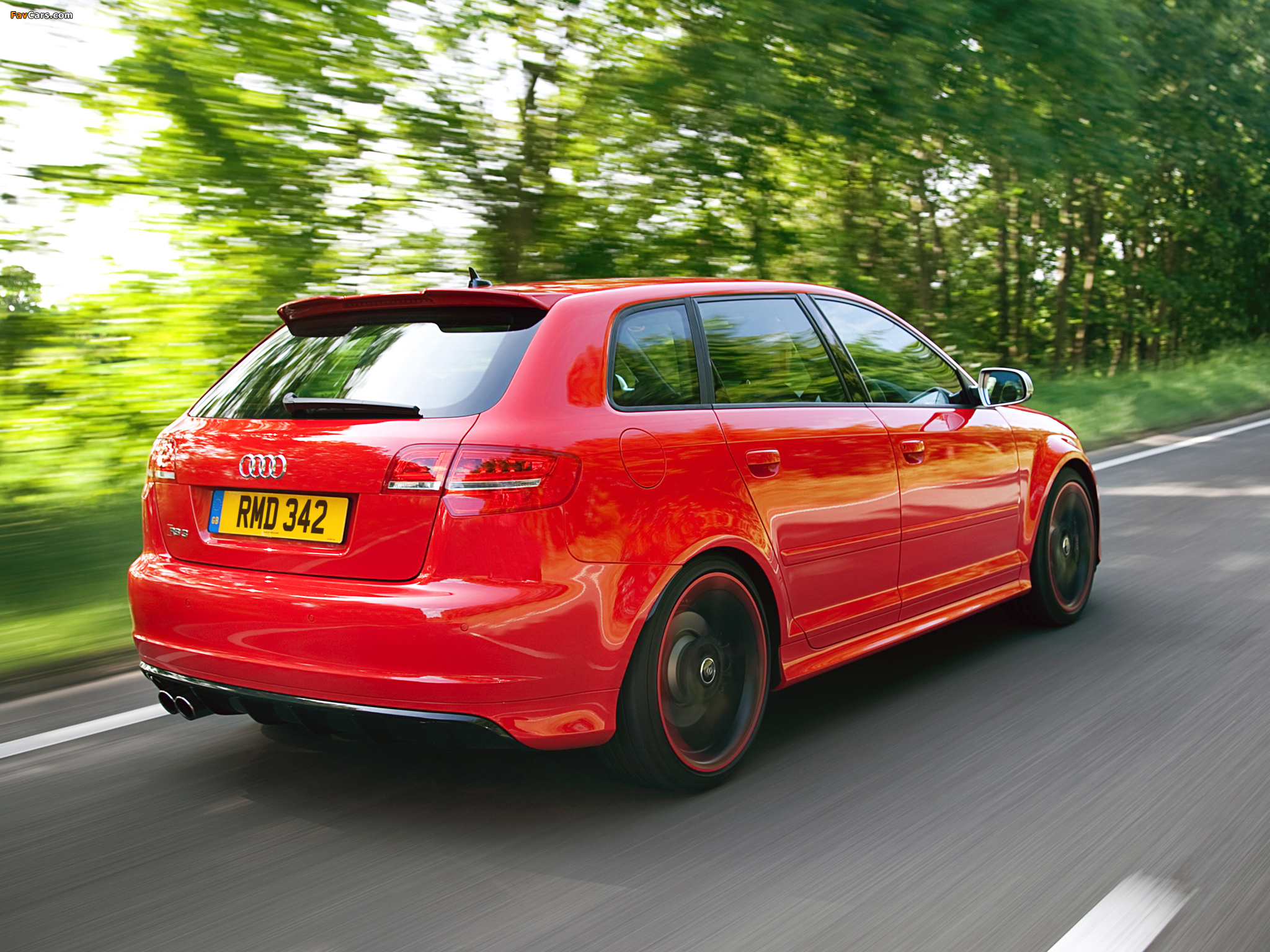 Audi RS3 Sportback UK-spec (8PA) 2010 photos (2048 x 1536)