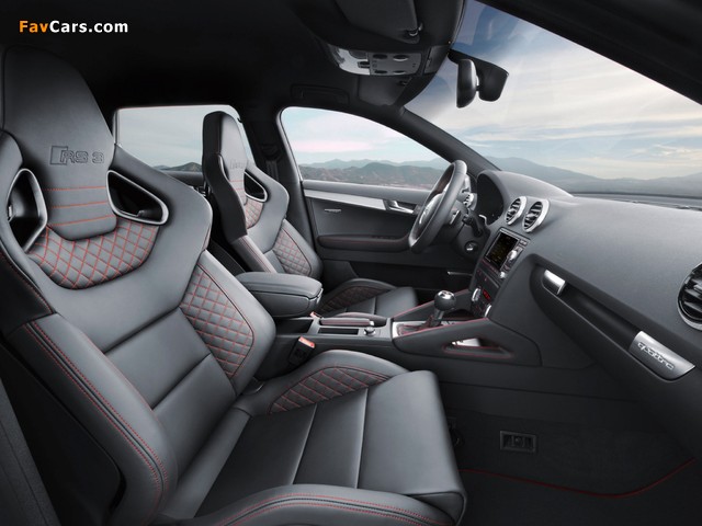 Audi RS3 Sportback (8PA) 2010 pictures (640 x 480)