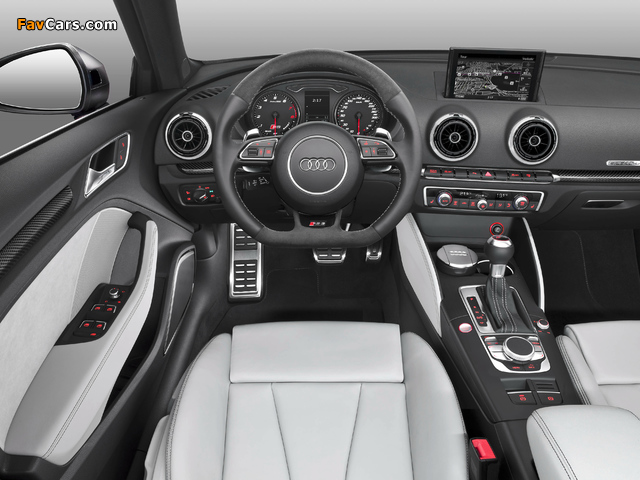 Audi RS 3 Sportback (8V) 2015 photos (640 x 480)