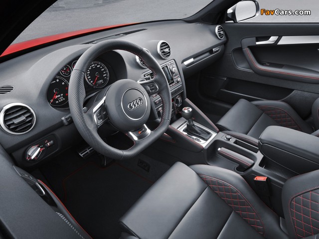Pictures of Audi RS3 Sportback (8PA) 2010 (640 x 480)