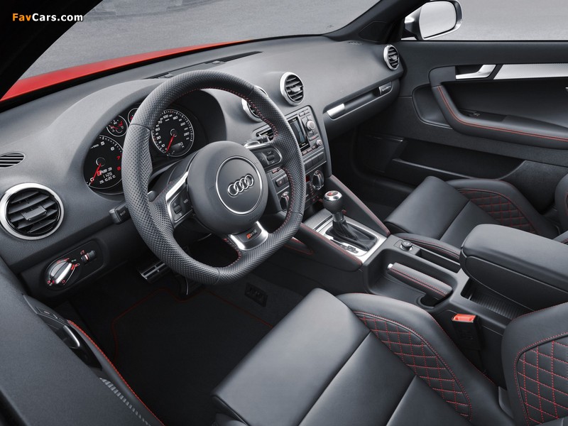 Pictures of Audi RS3 Sportback (8PA) 2010 (800 x 600)