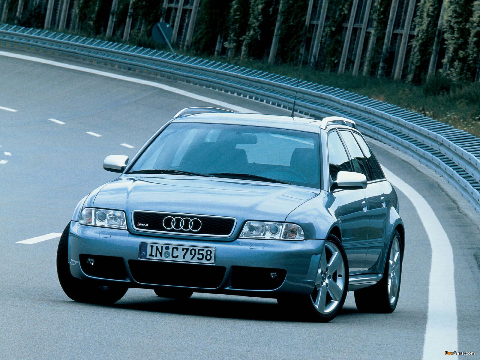 Audi RS4 Avant (B5,8D) 2000–01 images (1600 x 1200)
