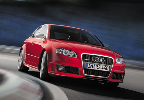 Audi RS4 Sedan (B7,8E) 2005–07 images