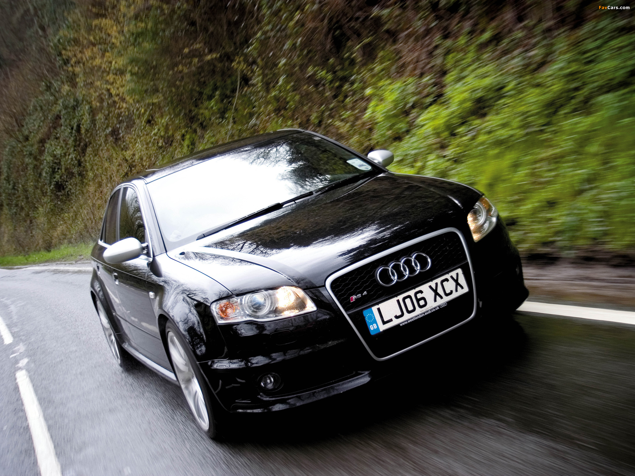 Images of Audi RS4 Sedan UK-spec (B7,8E) 2005–07 (2048 x 1536)