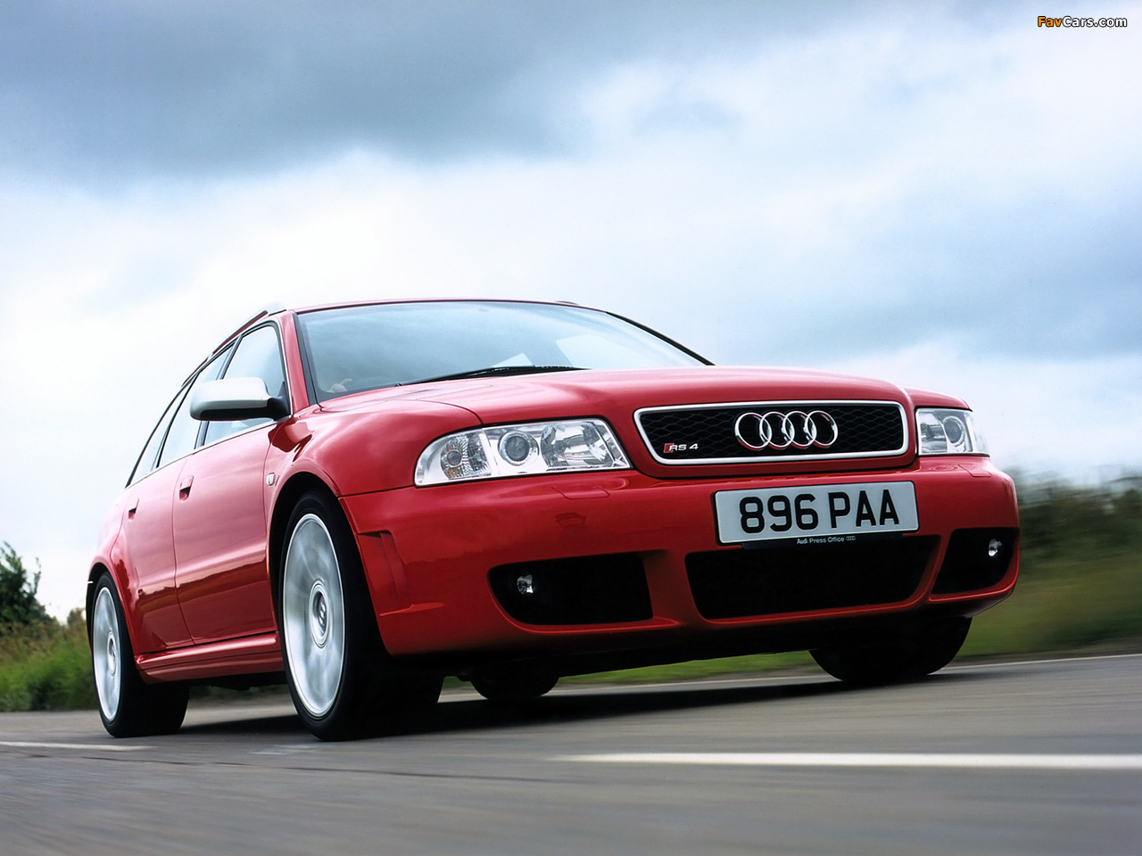 Photos of Audi RS4 Avant UK-spec (B5,8D) 2000–01 (1280 x 960)