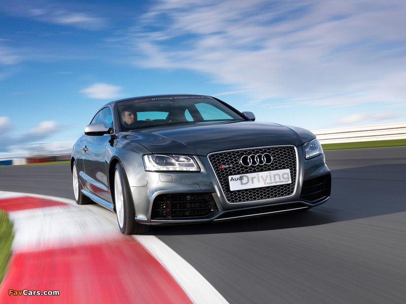Audi RS5 Coupe UK-spec 2010–12 wallpapers (800 x 600)
