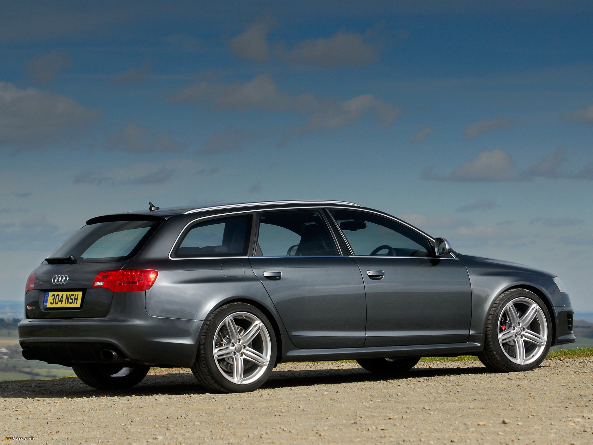 Images of Audi RS6 Avant UK-spec (4F,C6) 2008–10 (2048 x 1536)