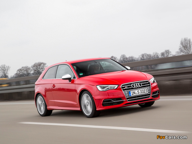 Audi S3 (8V) 2013 wallpapers (640 x 480)