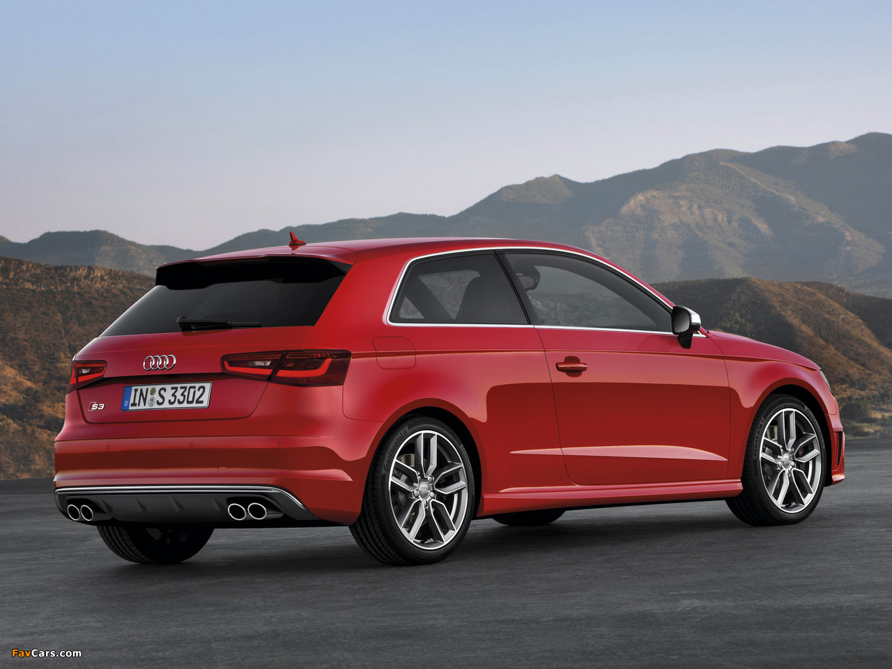 Audi S3 (8V) 2013 wallpapers (1280 x 960)