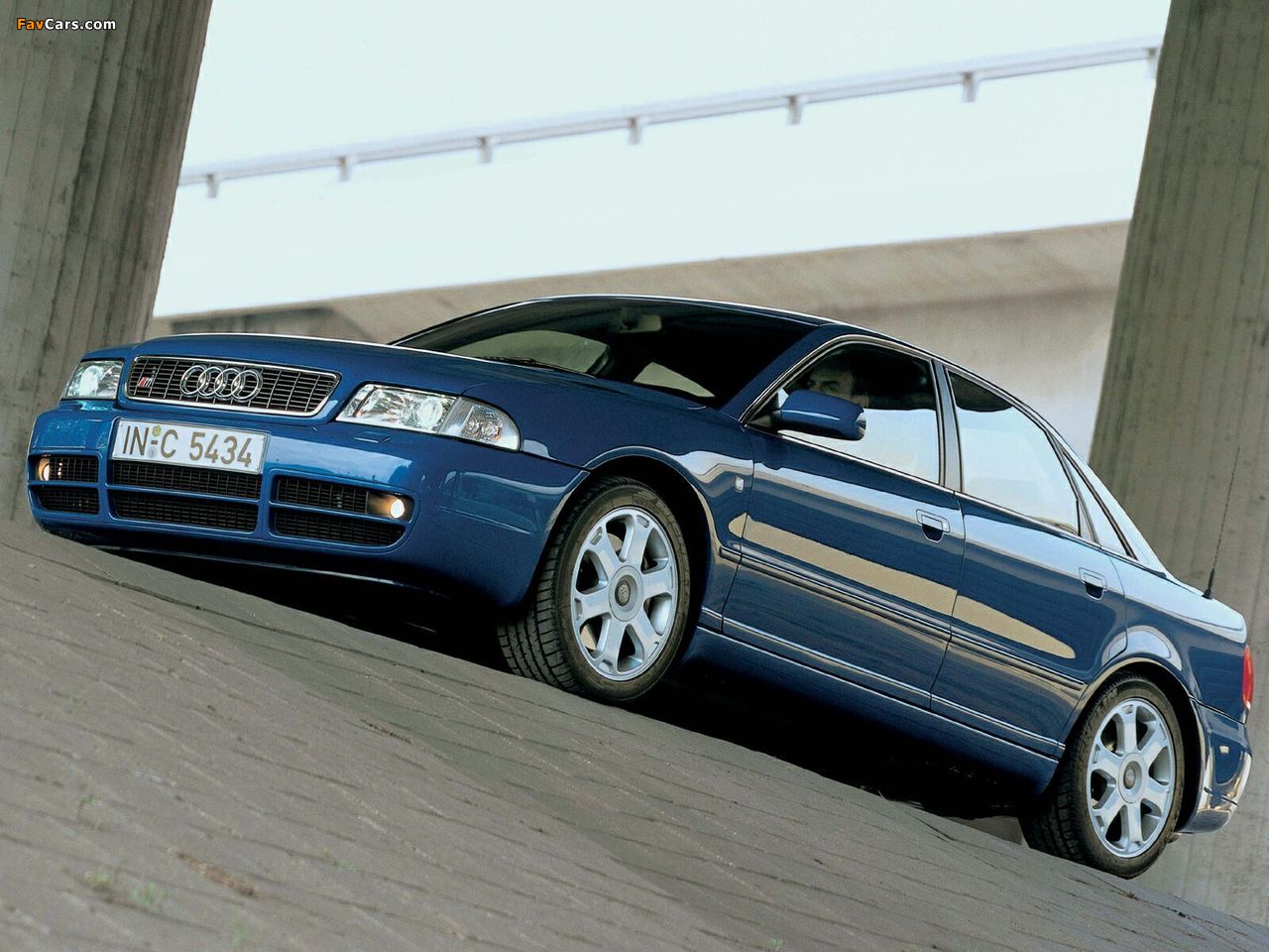 Audi S4 Sedan (B5,8D) 1997–2002 wallpapers (1280 x 960)