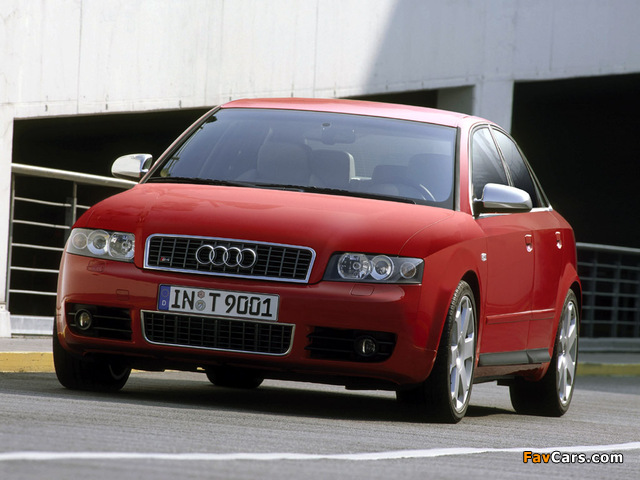 Audi S4 Sedan (B6,8E) 2003–05 images (640 x 480)
