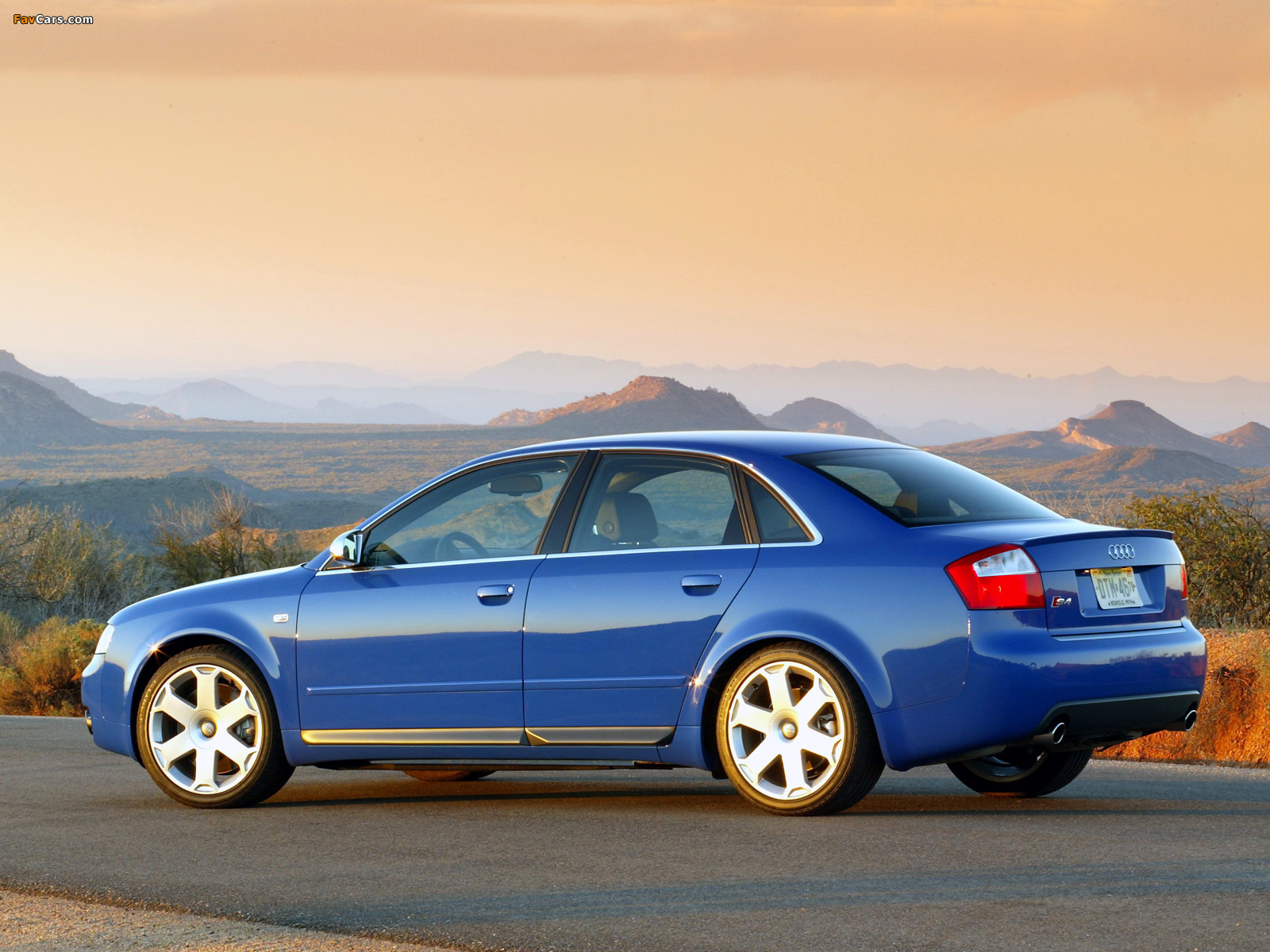 Audi S4 Sedan US-spec (B6,8E) 2003–05 pictures (1600 x 1200)