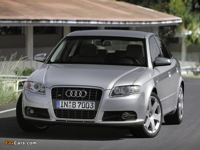 Audi S4 Sedan (B7,8E) 2005–07 pictures (640 x 480)