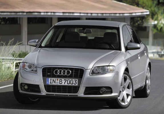 Audi S4 Sedan (B7,8E) 2005–07 pictures