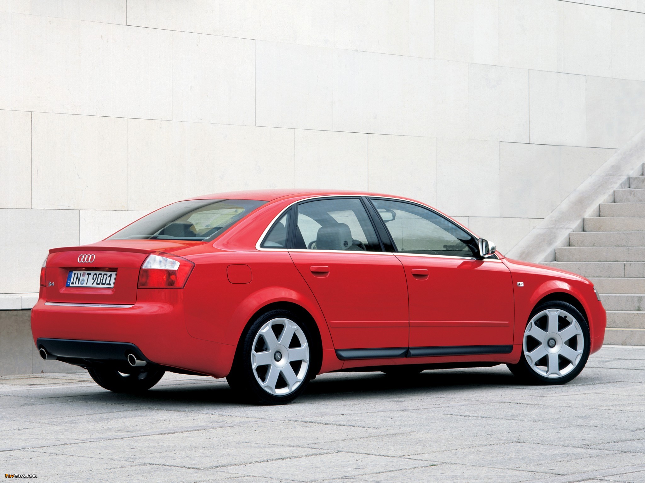 Images of Audi S4 Sedan (B6,8E) 2003–05 (2048 x 1536)