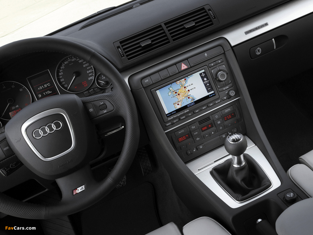 Images of Audi S4 Sedan (B7,8E) 2005–07 (1024 x 768)