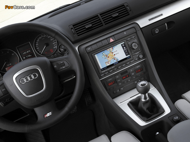 Images of Audi S4 Sedan (B7,8E) 2005–07 (640 x 480)